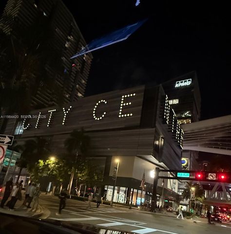 31 SE 5th St 3916, Miami, FL 33131