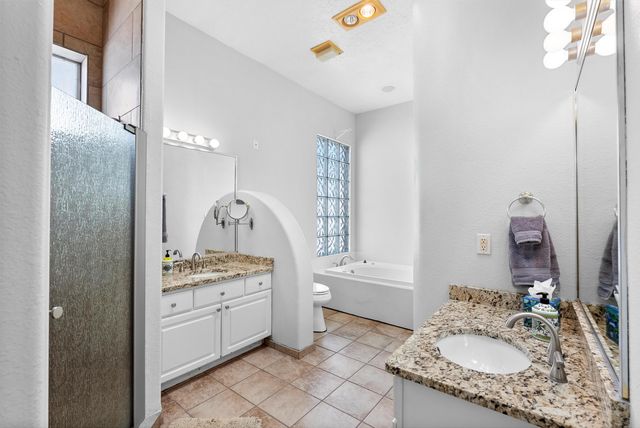13928 Villa Sandia Place NE, Albuquerque, NM 87112