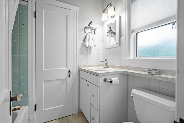 716 NE 10th Ave, Gainesville, FL 32601