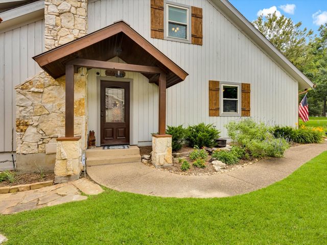 176 Enchanted Drive, Enchanted Oaks, TX 75156