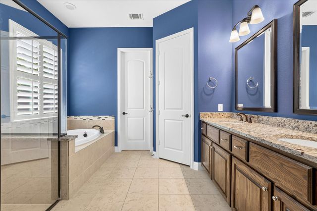 425 Waters Edge Way, Murphy, TX 75094