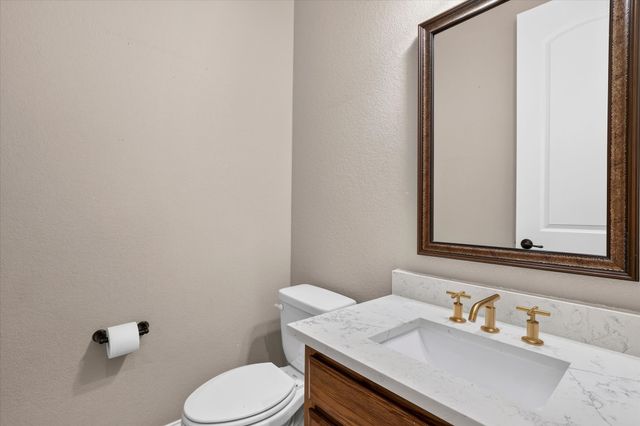 425 Waters Edge Way, Murphy, TX 75094