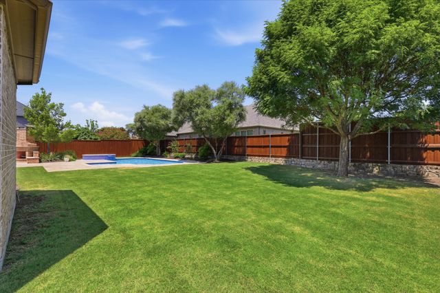 425 Waters Edge Way, Murphy, TX 75094