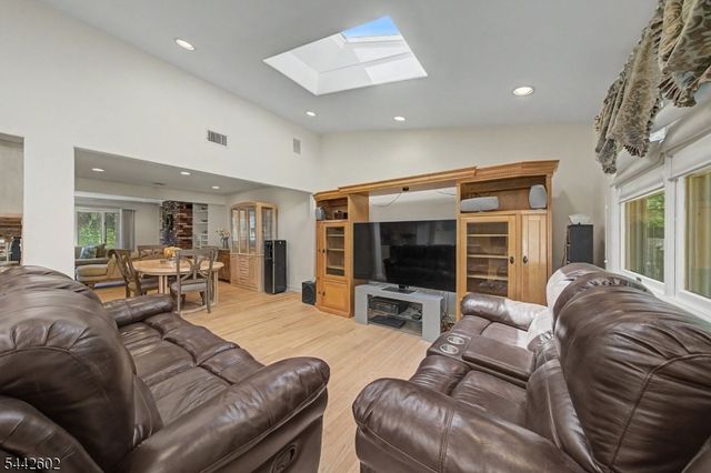 121 Pearl St, New Providence Boro, NJ 07974
