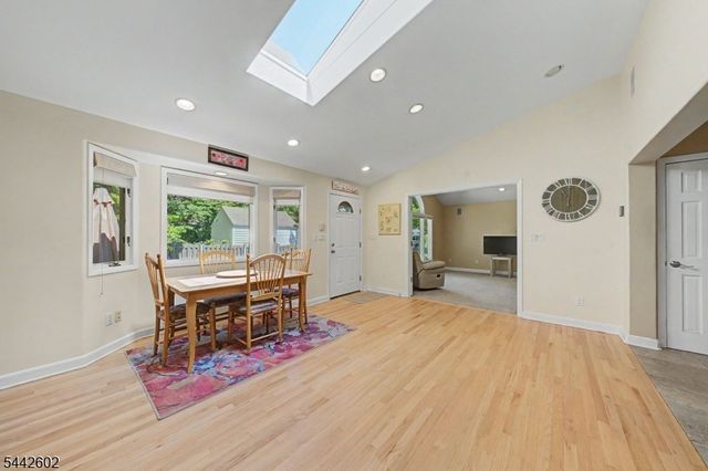121 Pearl St, New Providence Boro, NJ 07974