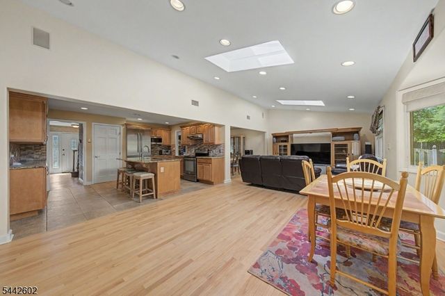 121 Pearl St, New Providence Boro, NJ 07974