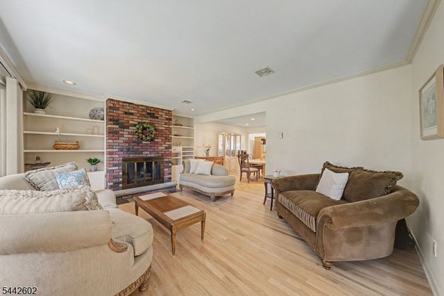 121 Pearl St, New Providence Boro, NJ 07974