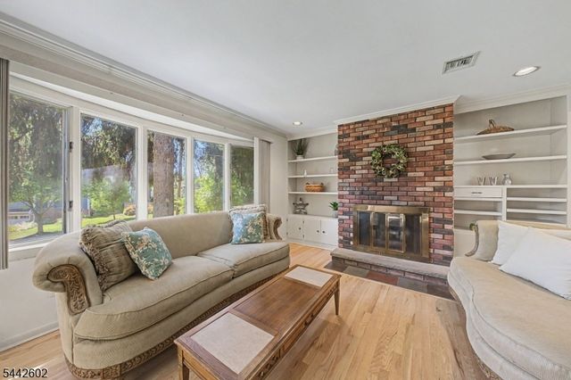 121 Pearl St, New Providence Boro, NJ 07974