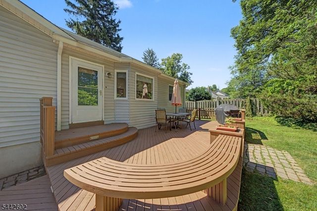 121 Pearl St, New Providence Boro, NJ 07974