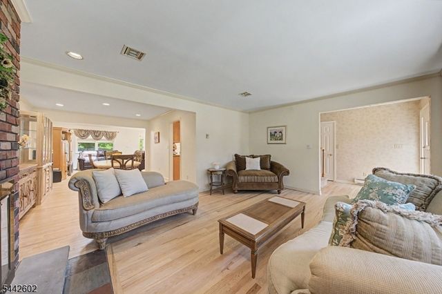 121 Pearl St, New Providence Boro, NJ 07974