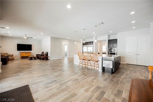 5841 Michelli Crest Way, Las Vegas, NV 89149