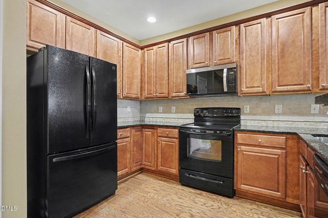 60 Hill Shore Lane, Clayton, NC 27527