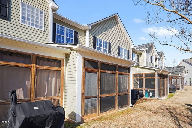 60 Hill Shore Lane, Clayton, NC 27527