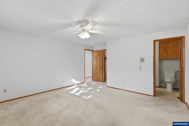 1350 Dogwood Dr, Woodburn, OR 97071