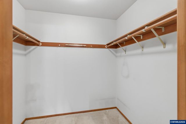 1350 Dogwood Dr, Woodburn, OR 97071