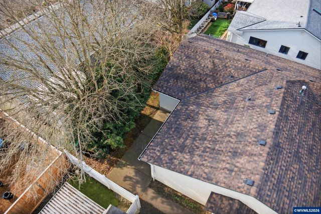 1350 Dogwood Dr, Woodburn, OR 97071