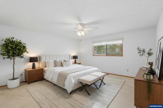 1350 Dogwood Dr, Woodburn, OR 97071