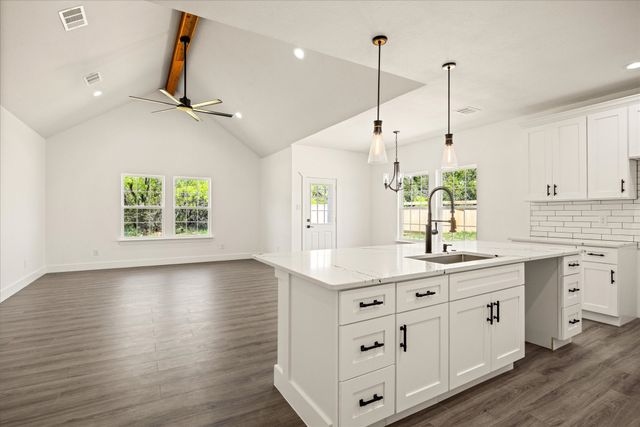 3005 Centaurus Way, Granbury, TX 76048