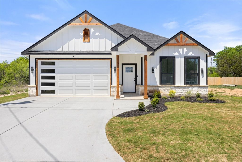 3005 Centaurus Way, Granbury, TX 76048