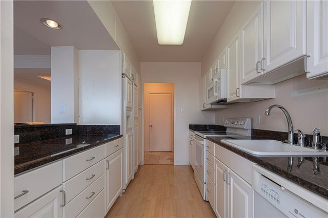 320 Fort Duquesne Blvd 14F, Downtown Pgh, PA 15222