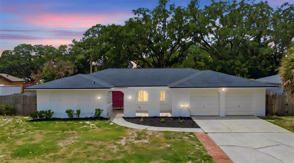Image 2 of property listing at 6785 TAMARIND CIRCLE, Orlando, FL 32819