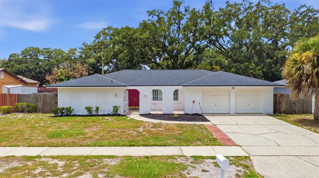 Image 4 of property listing at 6785 TAMARIND CIRCLE, Orlando, FL 32819