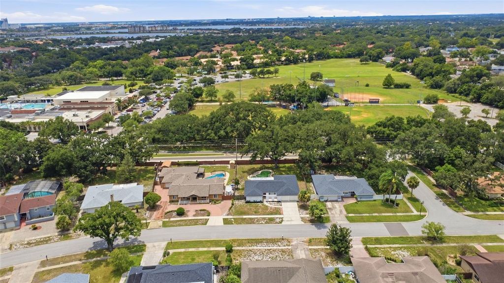 Image 10 of property listing at 6785 TAMARIND CIRCLE, Orlando, FL 32819