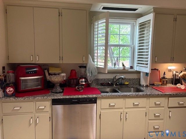 812 W 30th St, Richmond, VA 23225