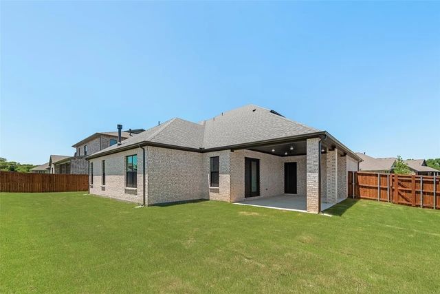 1327 Selby Road, Van Alstyne, TX 75495