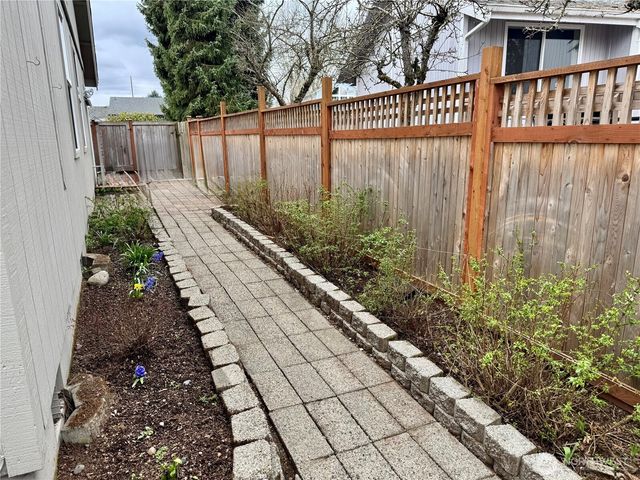 3727 N Bristol Street, Tacoma, WA 98407