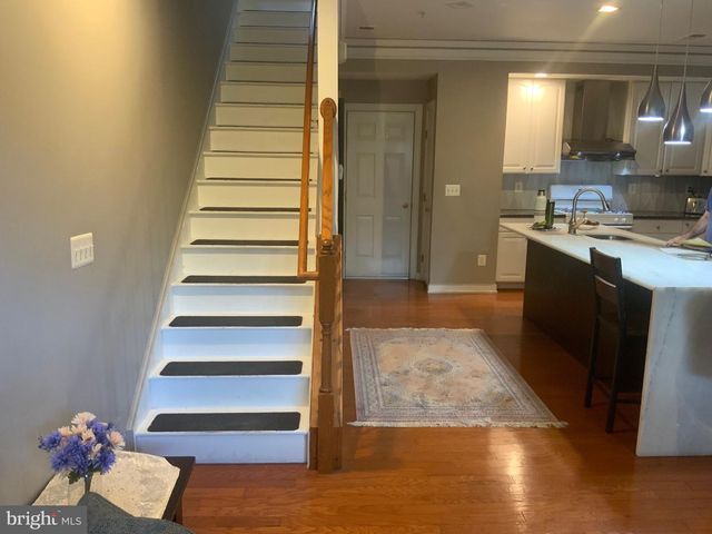 589 ODENDHAL AVE #589, Gaithersburg, MD 20877