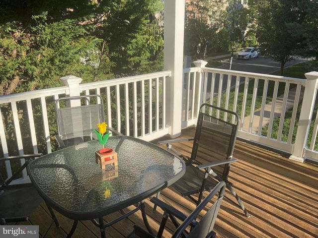 589 ODENDHAL AVE #589, Gaithersburg, MD 20877