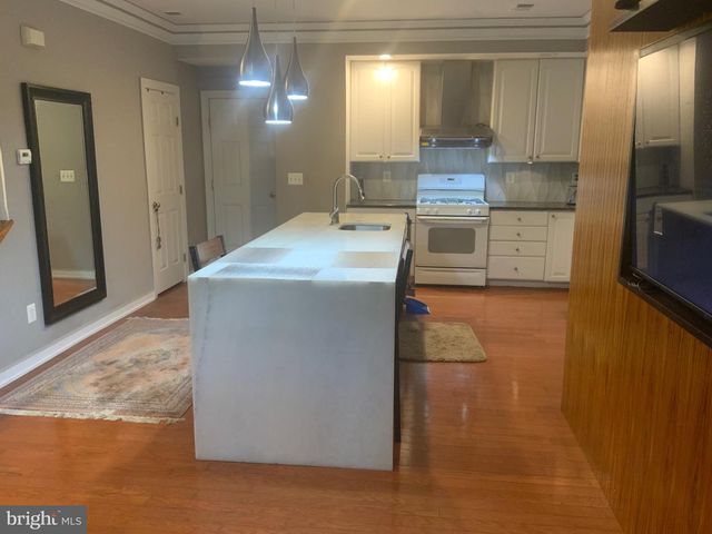 589 ODENDHAL AVE #589, Gaithersburg, MD 20877