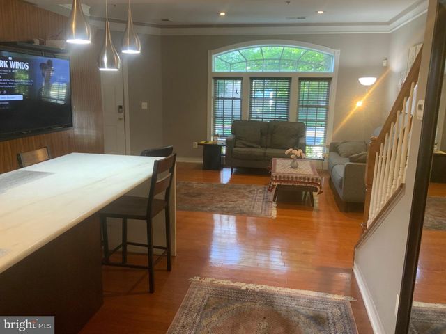 589 ODENDHAL AVE #589, Gaithersburg, MD 20877