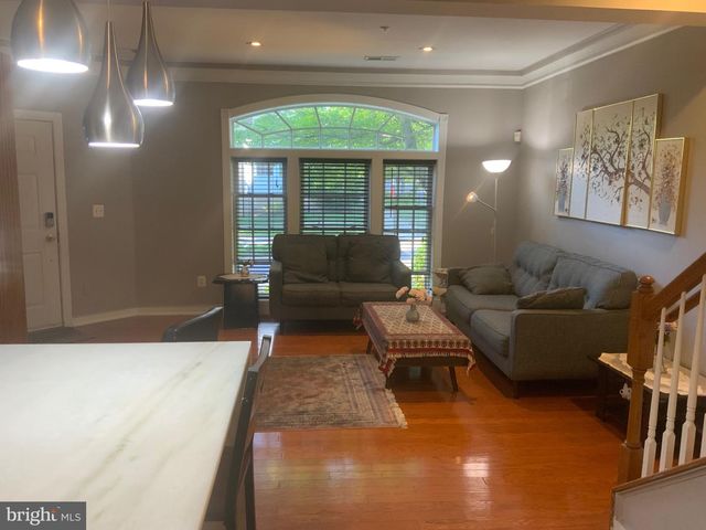 589 ODENDHAL AVE #589, Gaithersburg, MD 20877