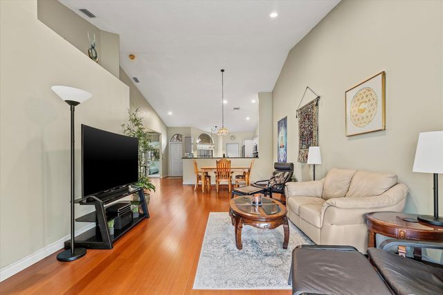 7841 Lexington Club Boulevard B, Delray Beach, FL 33446