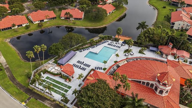 7841 Lexington Club Boulevard B, Delray Beach, FL 33446