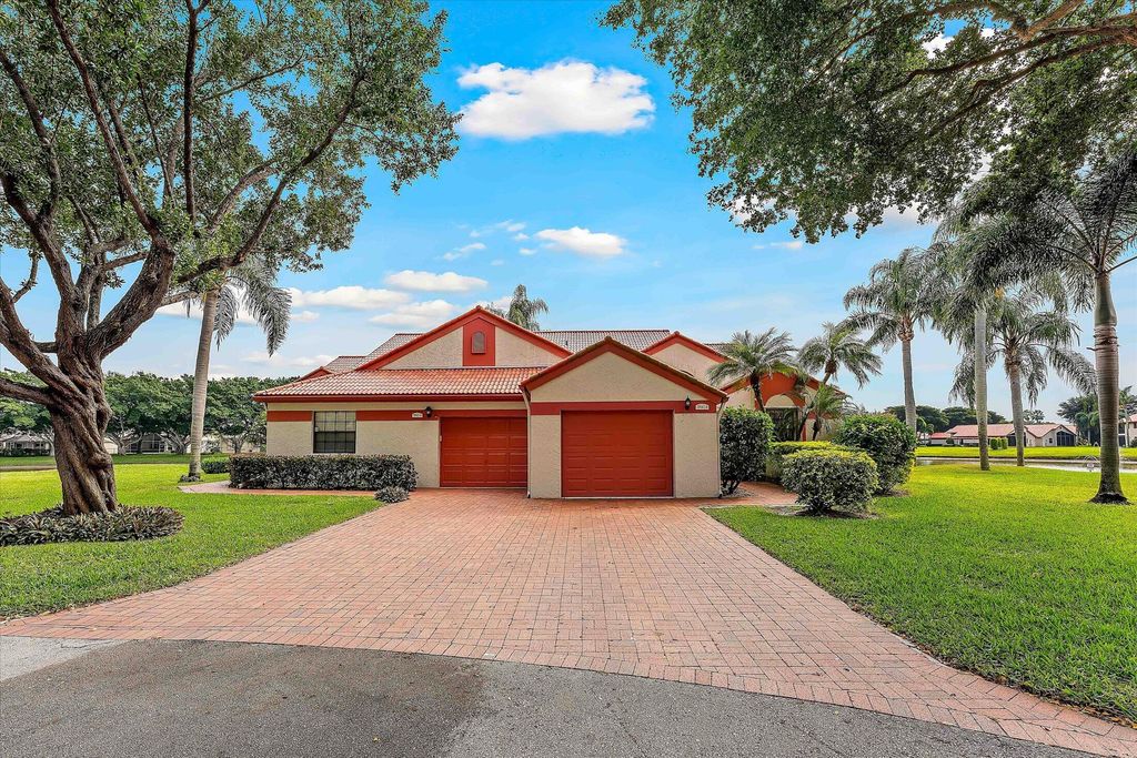 7841 Lexington Club Boulevard B, Delray Beach, FL 33446