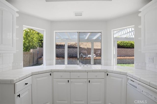 28177 Langside Avenue, Canyon Country, CA 91351