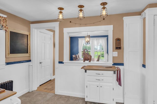 20 Pleasant St, Lunenburg, MA 01462