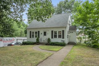 20 Pleasant St, Lunenburg, MA 01462