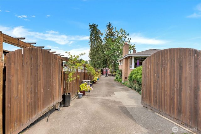 12200 85th Avenue S, Seattle, WA 98178