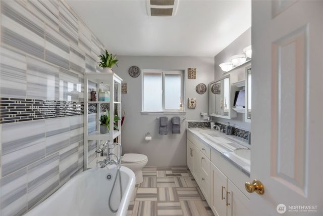 12200 85th Avenue S, Seattle, WA 98178