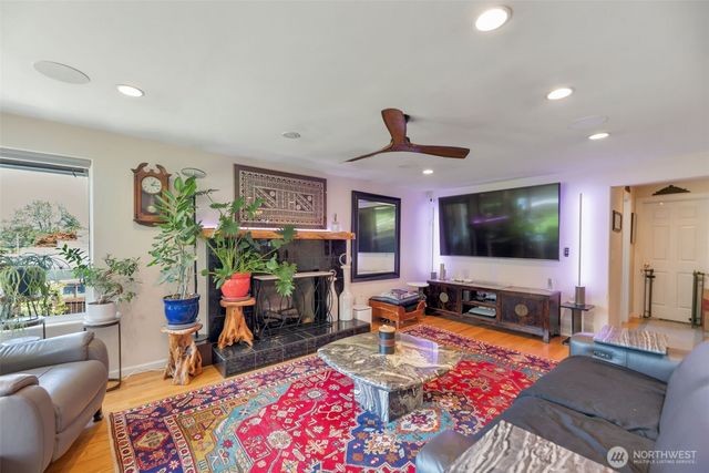 12200 85th Avenue S, Seattle, WA 98178