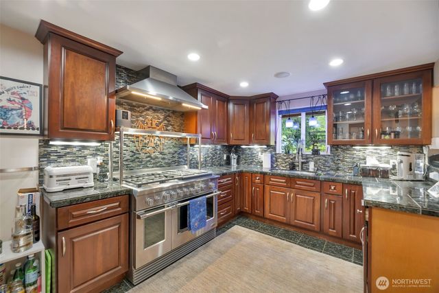 12200 85th Avenue S, Seattle, WA 98178