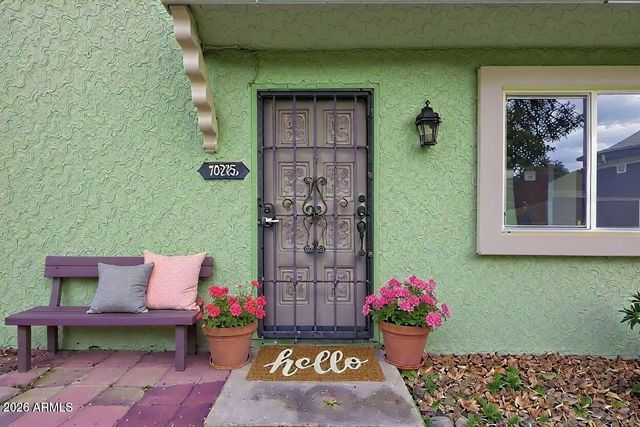 10215 N 8TH Street B, Phoenix, AZ 85020