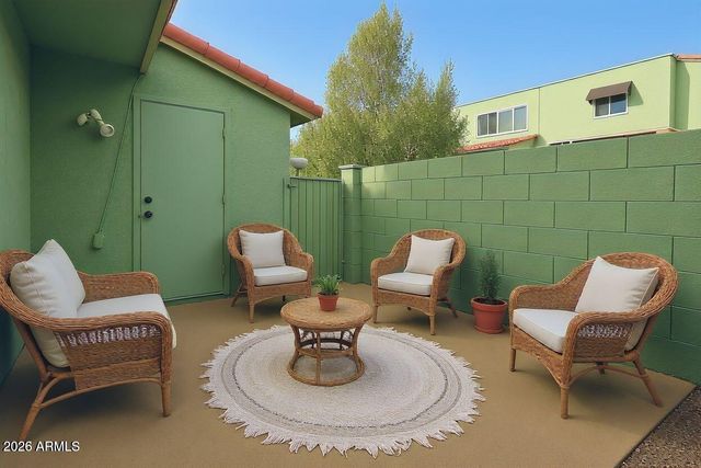 10215 N 8TH Street B, Phoenix, AZ 85020