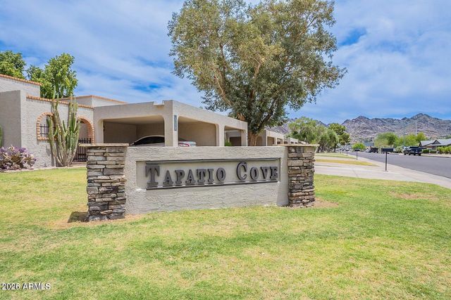 10215 N 8TH Street B, Phoenix, AZ 85020