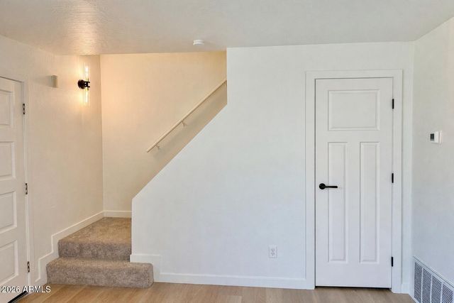 10215 N 8TH Street B, Phoenix, AZ 85020