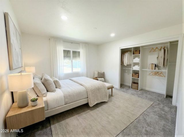 10215 N 8TH Street B, Phoenix, AZ 85020